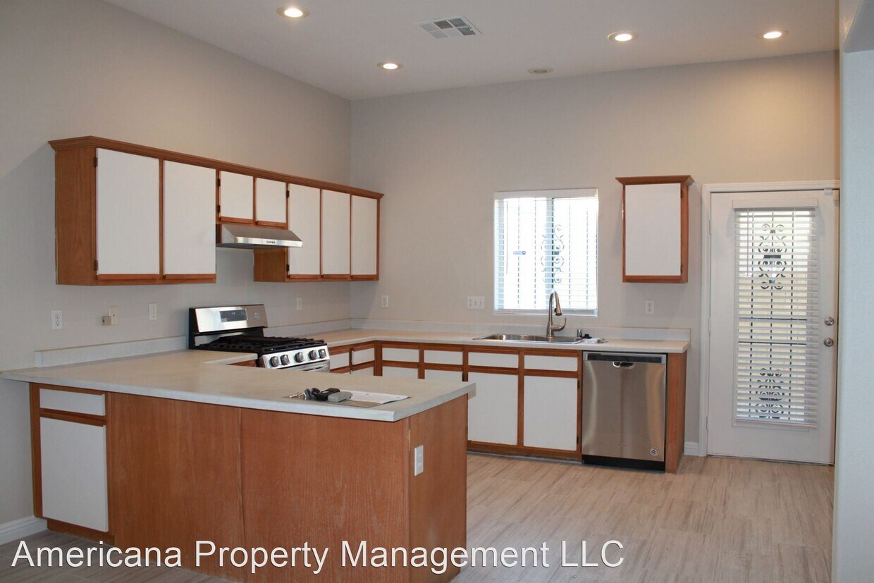 Foto principal - 4 br, 2 bath House - 1647 Dwayne Stedman Ave