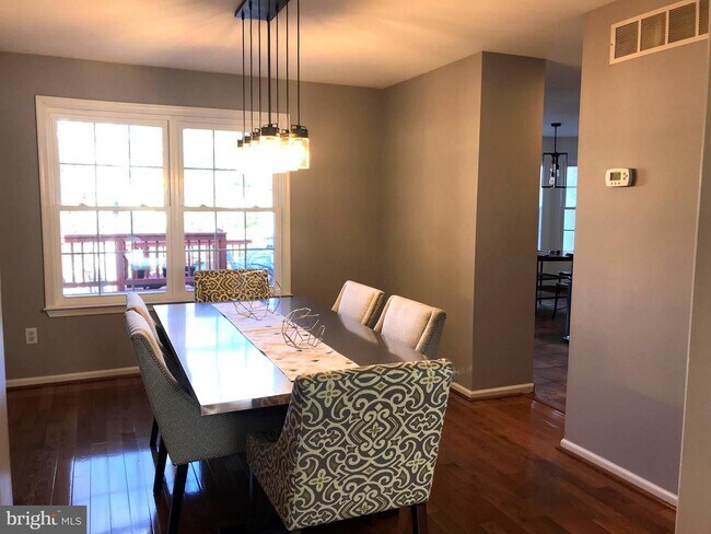 Foto del edificio - 512 Dogwood Dr