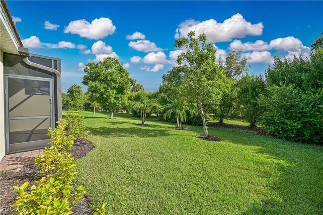 Foto del edificio - 4278 Dutchess Park Rd