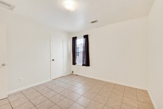 Building Photo - 10426 Briar Patch St