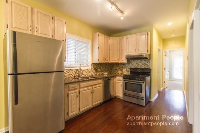 Primary Photo - 1445 W Walton St