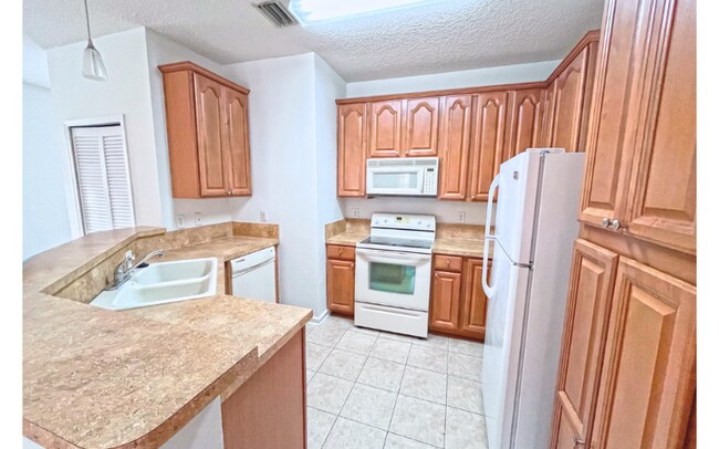 Foto del edificio - 7202 Deerfoot Cir