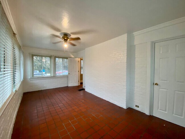 Foto del edificio - Charming 5 Bedroom/2.5 Bath House Central ...