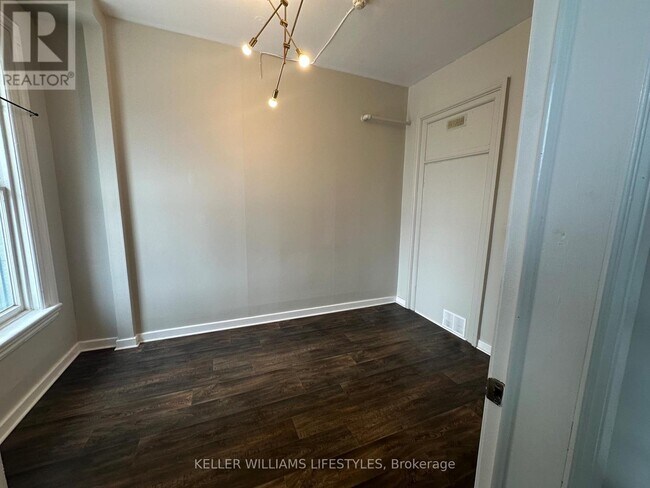 Photo du bâtiment - 89 Ontario Rd