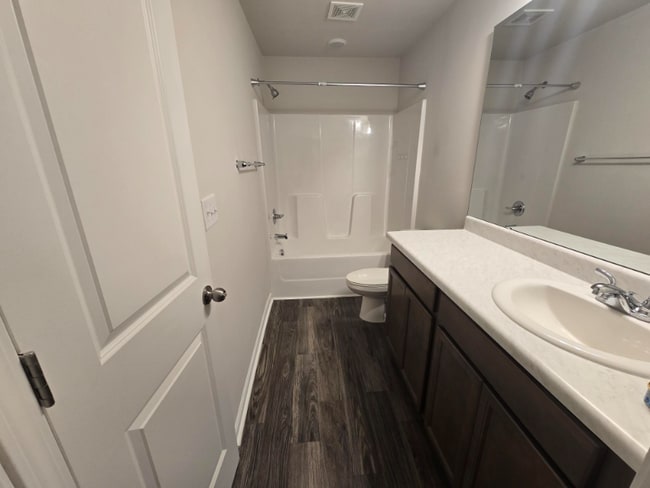 Building Photo - 4633 Rainbow Dr