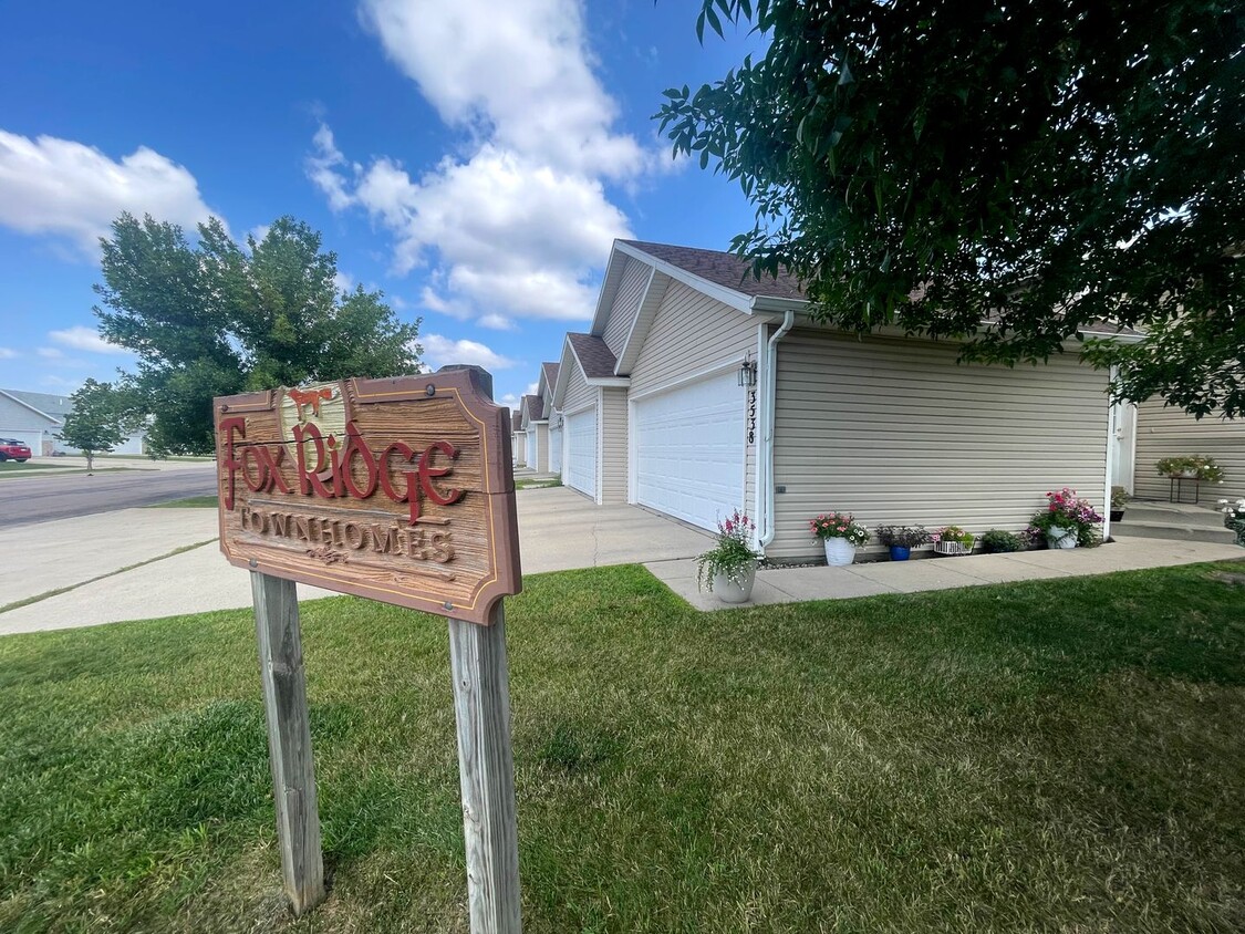 Foto principal - 3 Bed 2 Bath Townhome in South Fargo!