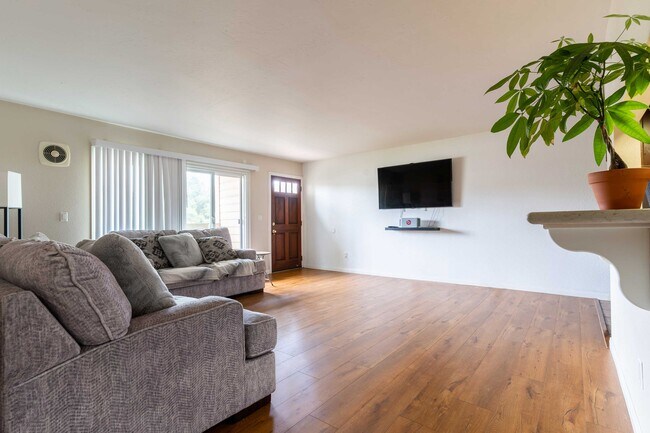 Foto del edificio - 500 Telegraph Canyon Rd