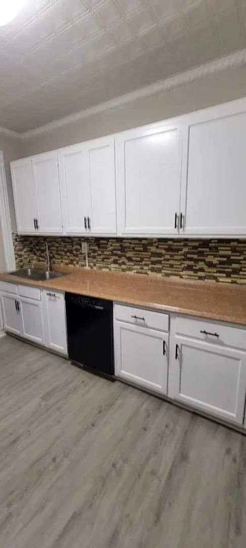 Building Photo - 1940 W Lexington St