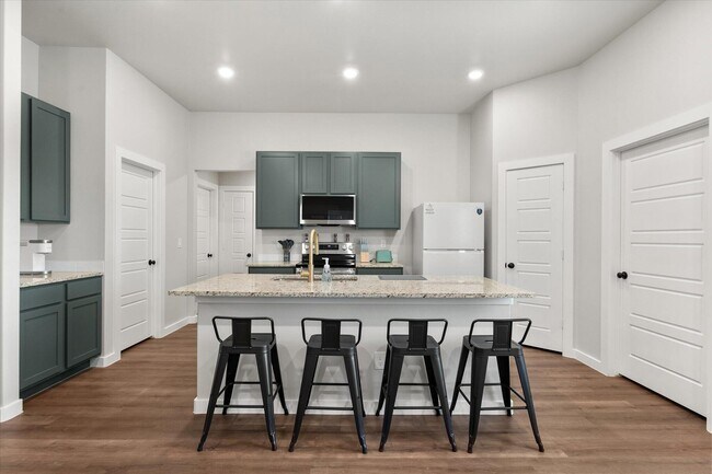 Foto del edificio - 2166 Langford Ave