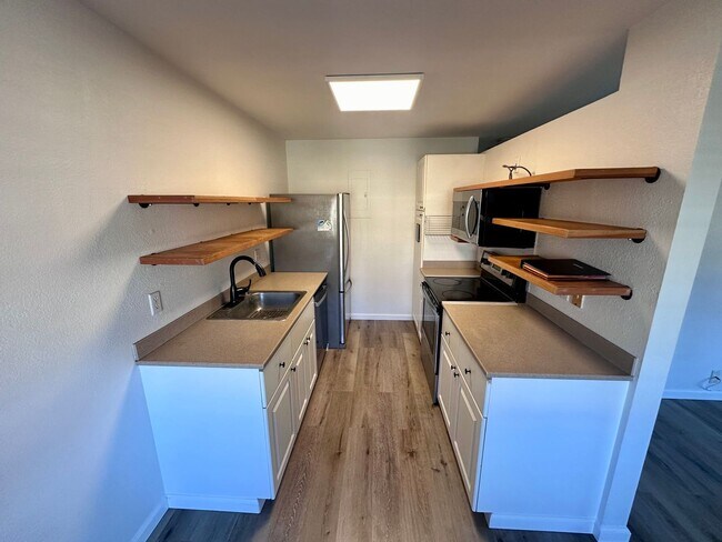 Foto del edificio - For Rent - [Royal Palm] 94-1363 Kulewa Lp. #15U