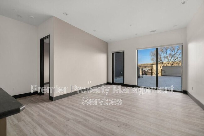 Foto del edificio - 2310 First Ave N