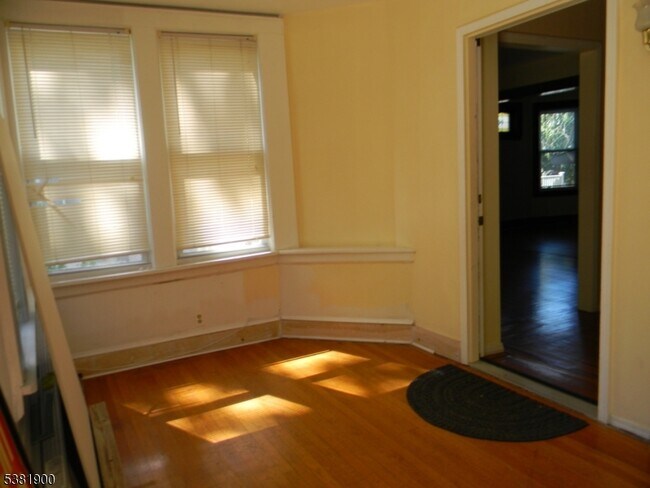 Foto del edificio - 18 Williamson Ave