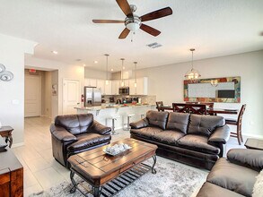 Building Photo - 5142 Adelaide Dr