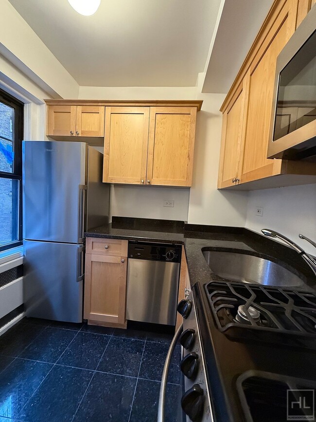 Building Photo - Christopher Street