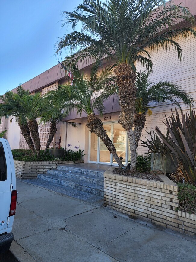 12233 Manor Dr. Apartments in Hawthorne, CA