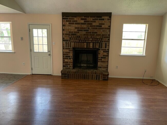 Foto del edificio - 14145 Gravier Ave