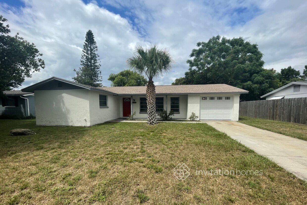 Foto principal - 9235 St Regis Ln