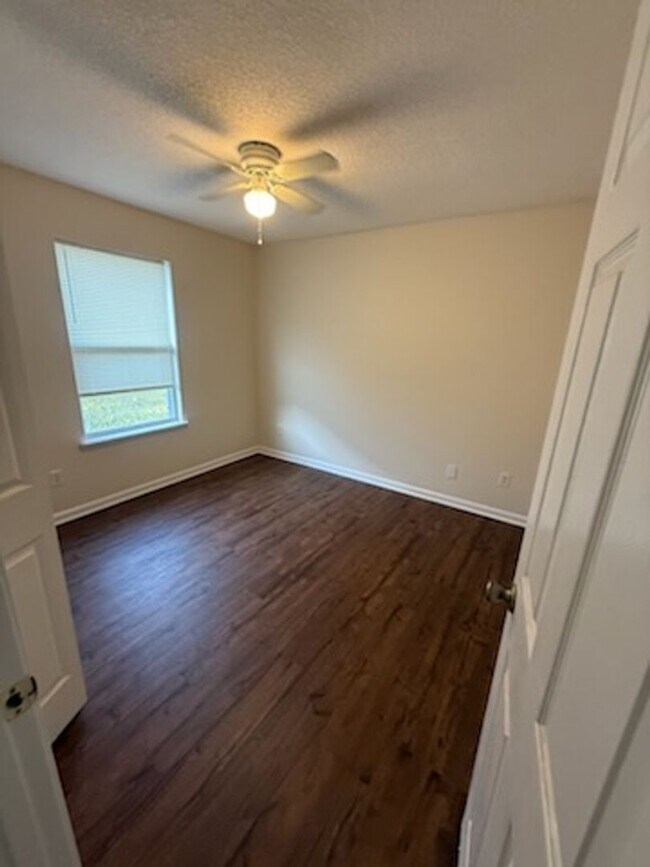 Foto del edificio - 3 bed/2 bath in Middleburg, FL