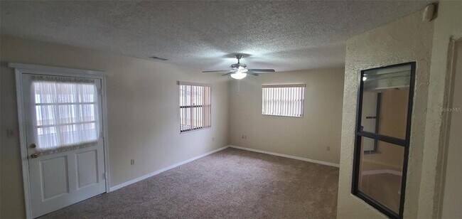 Building Photo - 2791 Theresa Dr