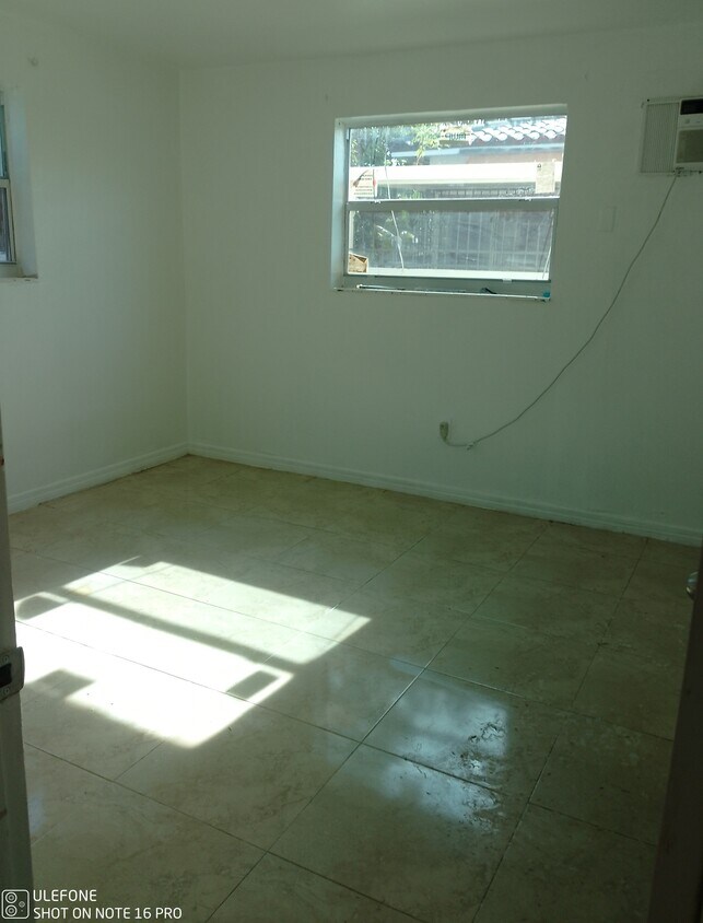 Foto principal - 60 NE 60th St