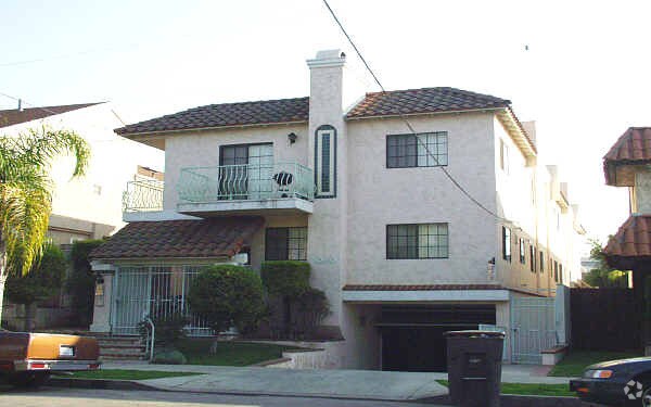 Building Photo - 1060 Bennett Ave