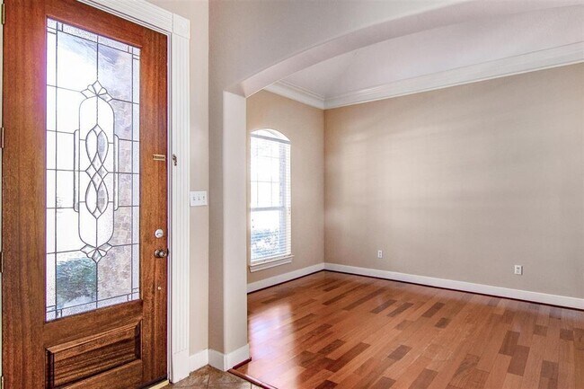 Building Photo - 12525 Rosewood Way Ln