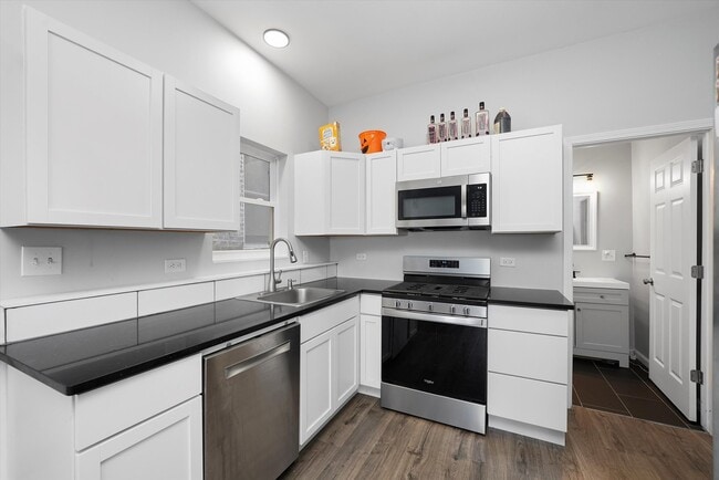Foto del edificio - 1627 W 17th St