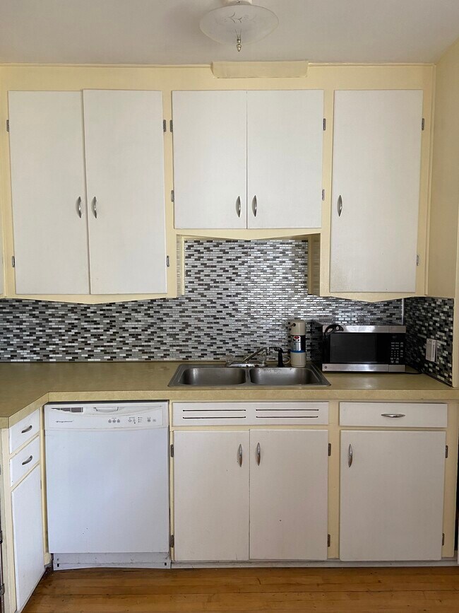 Foto del edificio - 3175 Oakshire Ave