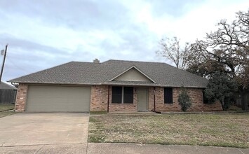 Building Photo - 624 Johnathon Ct