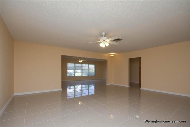 Building Photo - 2886 Fernley Dr E