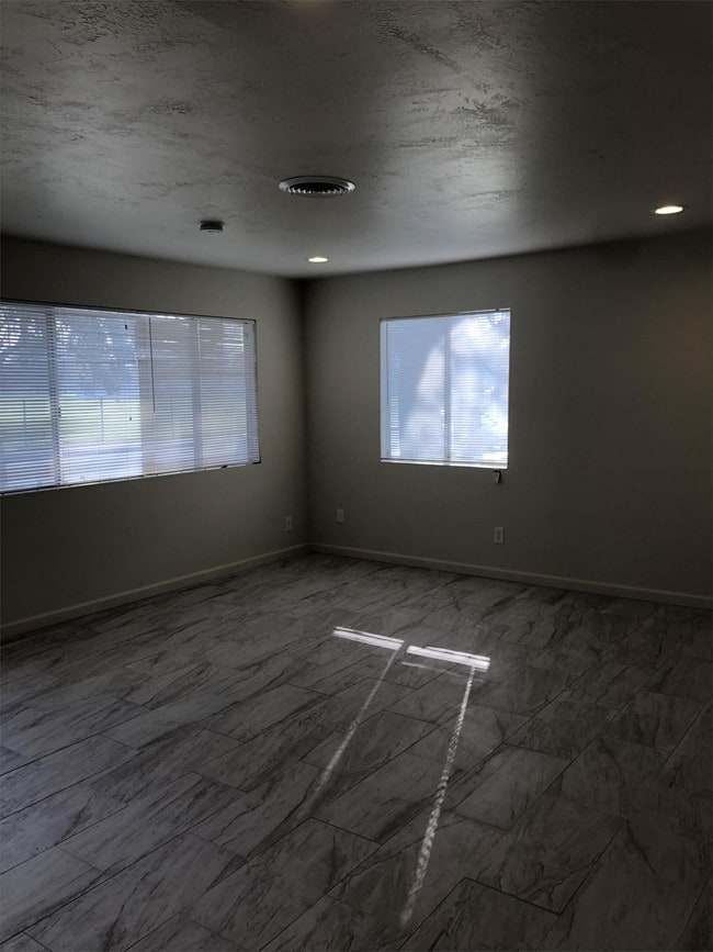 Building Photo - 2113 Westholme Blvd