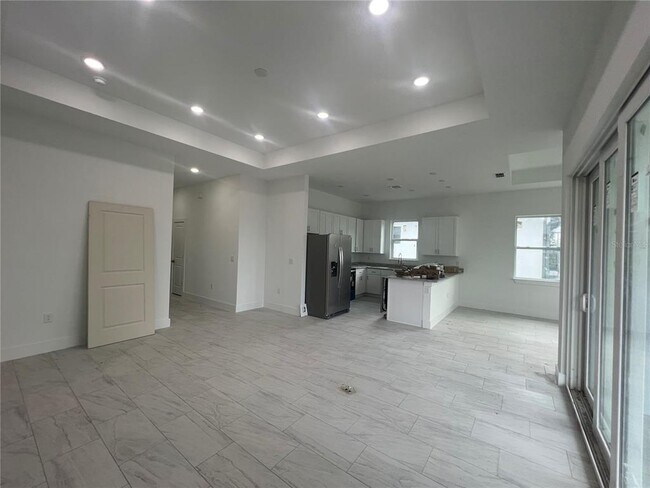 Building Photo - 187 Sesame Rd E