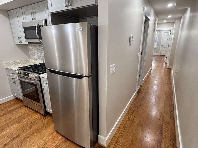 Building Photo - 1418 A St SE