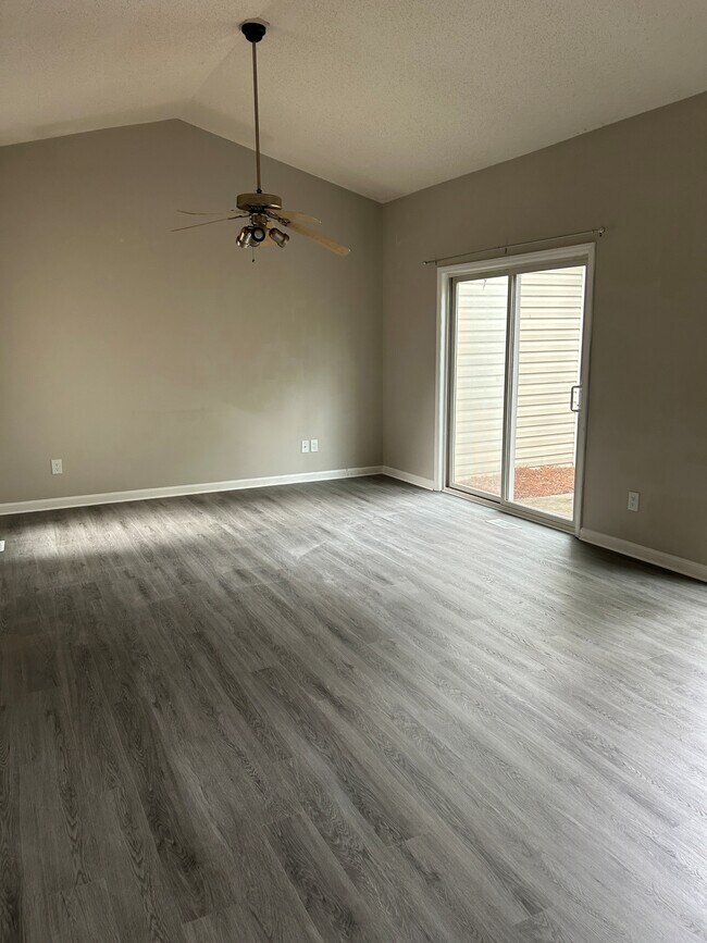 Building Photo - 41 Holly Pines Dr
