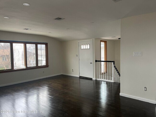 Building Photo - 576 Britton Ave