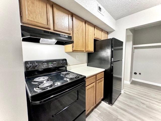 Building Photo - 632 23rd St E