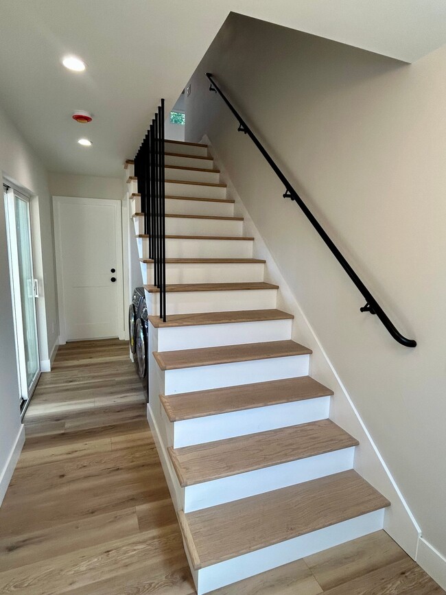 Building Photo - 1821 Sola Ct