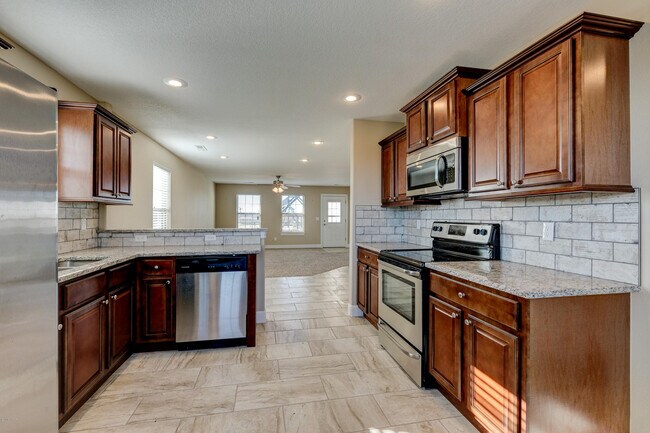 Building Photo - 2430 Annie Baxter Ave