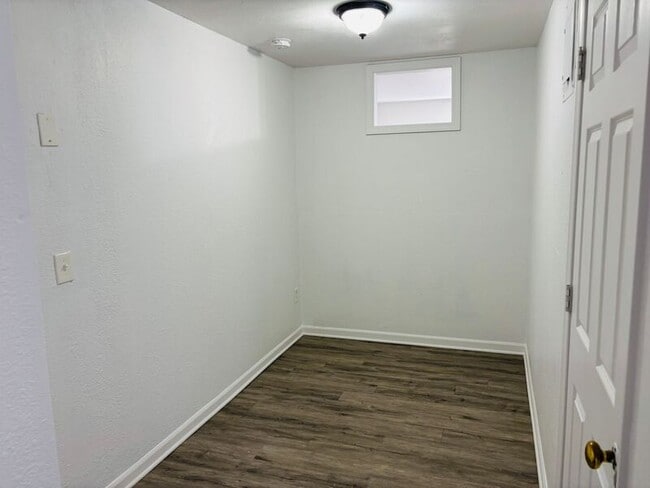 Building Photo - 1405 Neil Ln