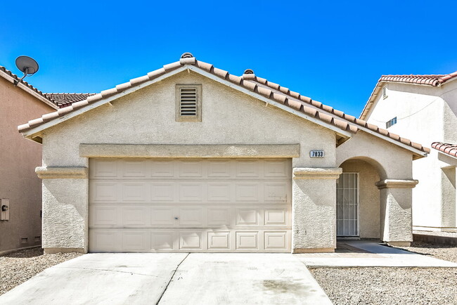 Building Photo - 7833 Lovely Pine Pl