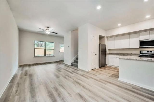 Foto del edificio - 400 Marsh Ln