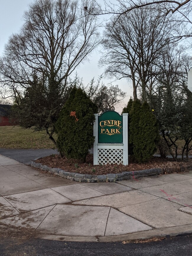 Half block from Center Park - 820 N 4th St