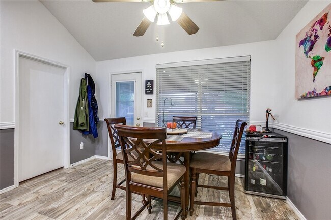 Foto del edificio - 1309 Aspen Ln