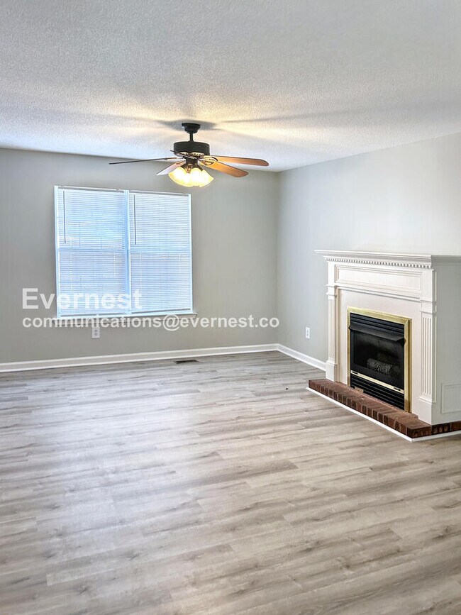 Foto del edificio - 1104 Oak Creek Trail