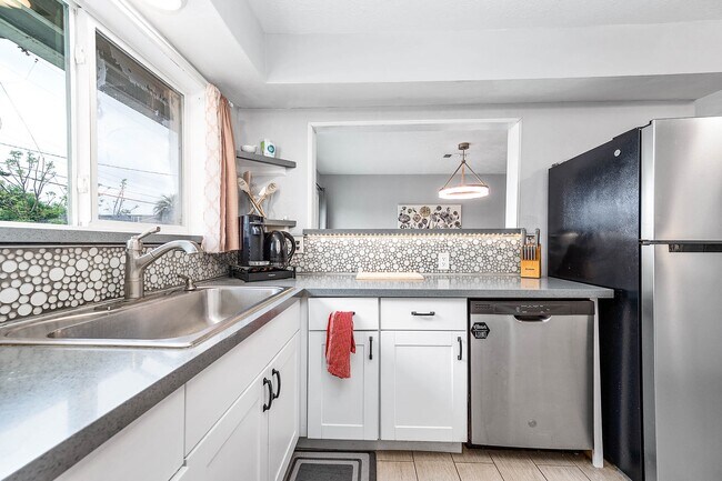 Foto del edificio - 7230 Edgemoor Dr