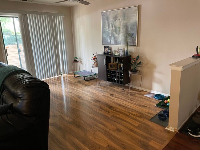 Foto del edificio - 8002 Valley Manor Rd