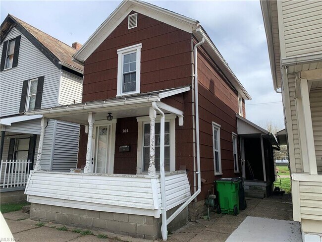 Foto del edificio - 204 W 3rd St