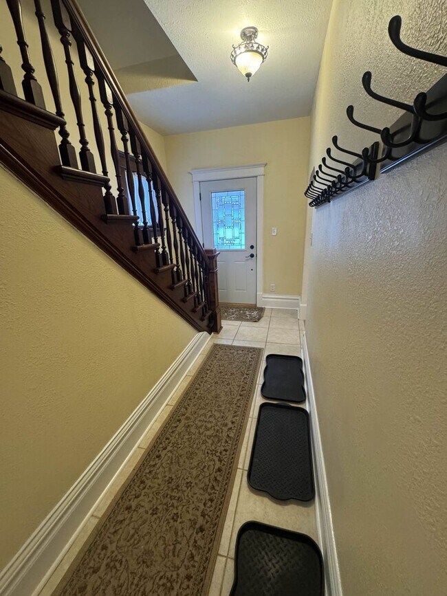 Foto del edificio - 3 Bedroom Freshly Renovated Family Home in Houghton