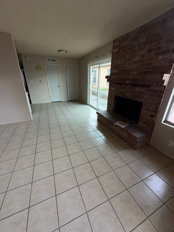 Building Photo - 2905 Beachcomber Dr