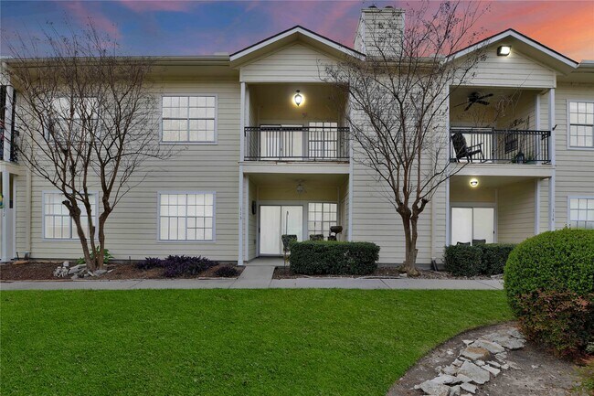 Foto del edificio - 12565 Melville Dr